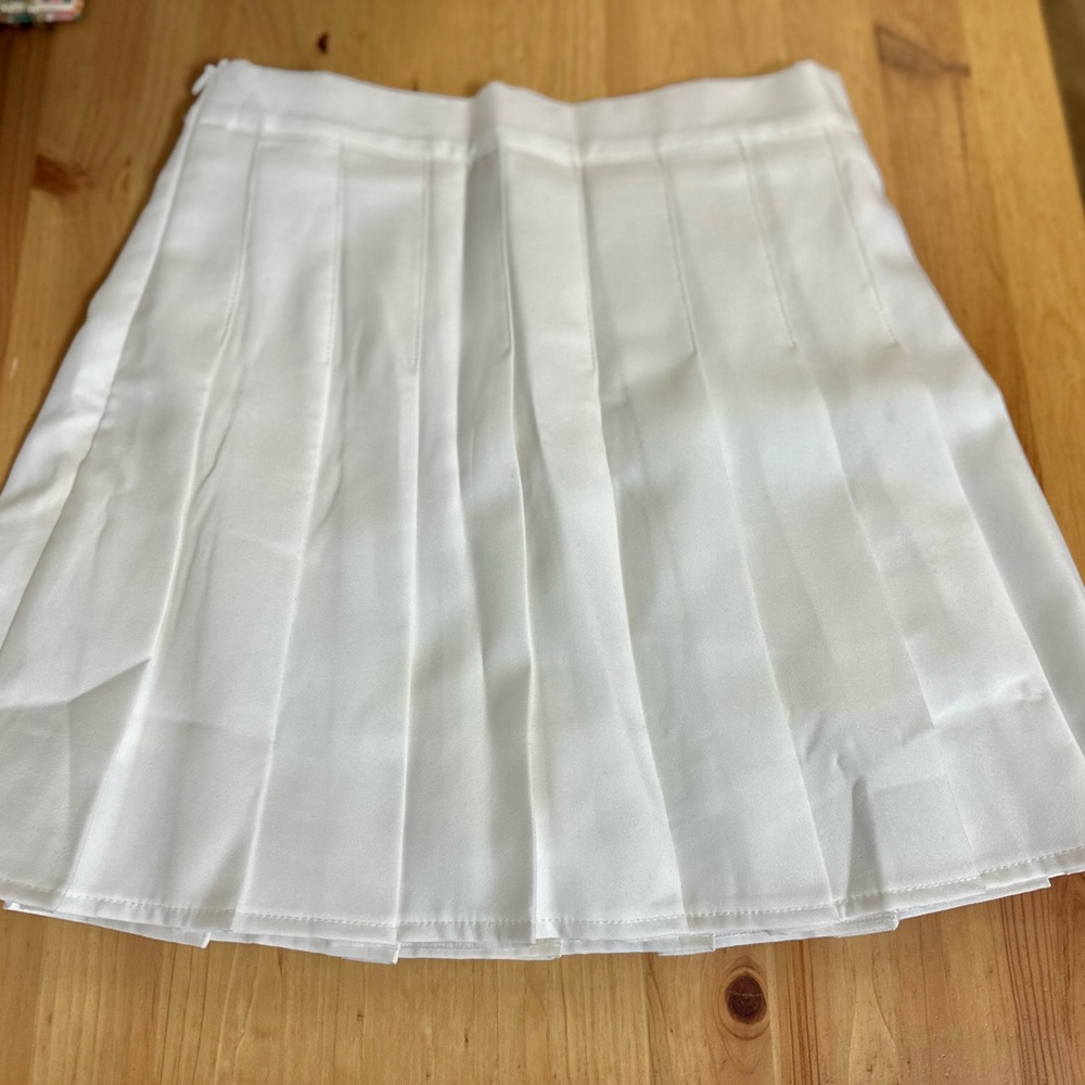 👗NEW White Pleated Skirt.